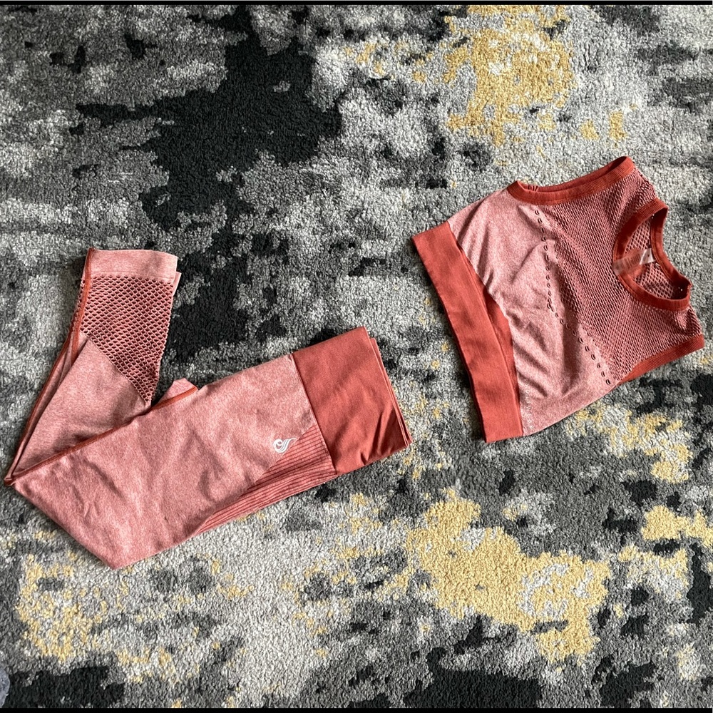 Ryder wear two piece set—size medium—gently worn small pen mark on pants bottom